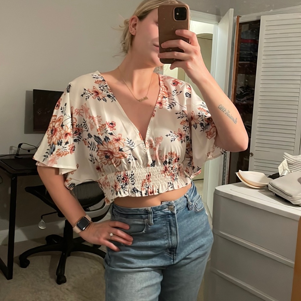 Cute top with flowers